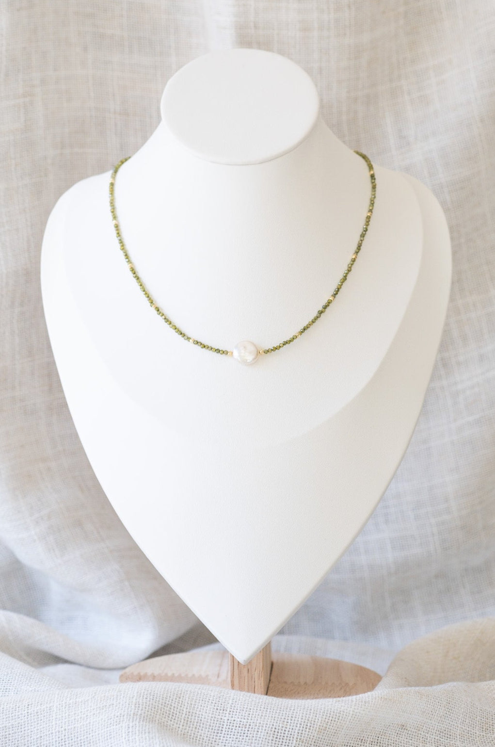 Green Gemstone Coin Pearl Necklace