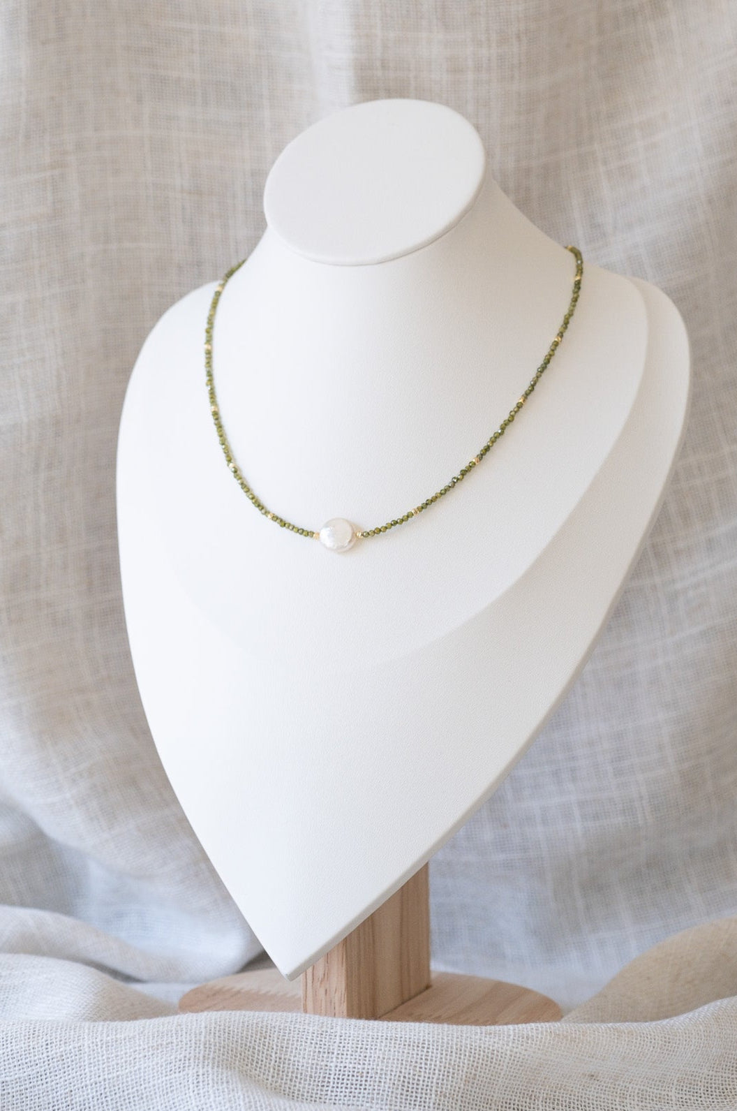 Green Gemstone Coin Pearl Necklace