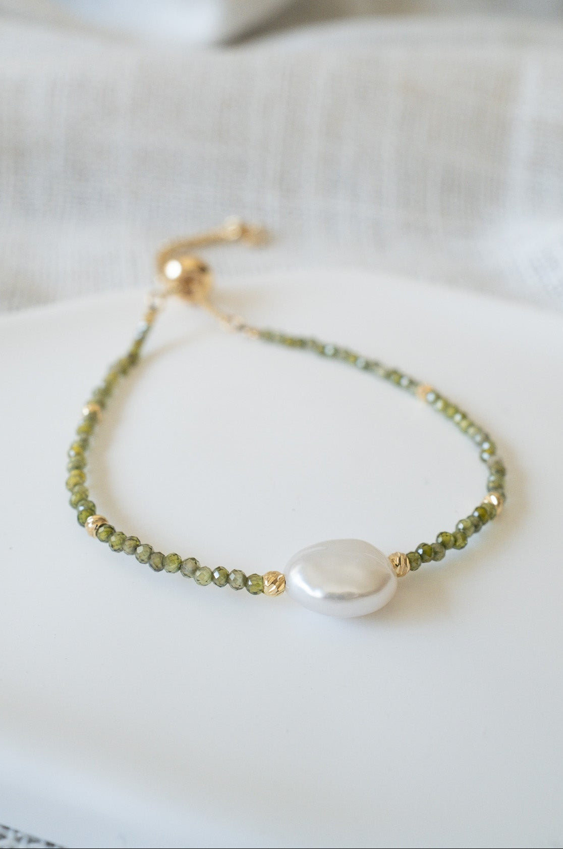 Green Gemstone Coin Pearl Bracelet