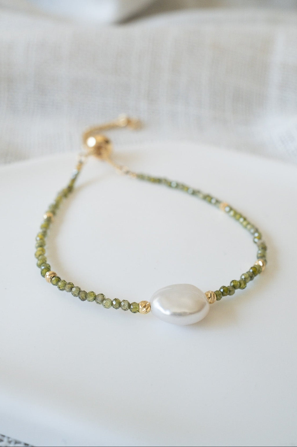 Green Gemstone Coin Pearl Bracelet